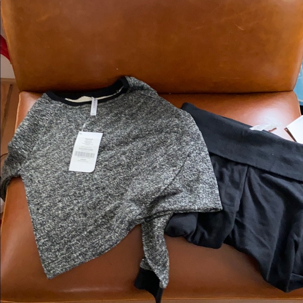 Flabletics sweatshirt and joggers set